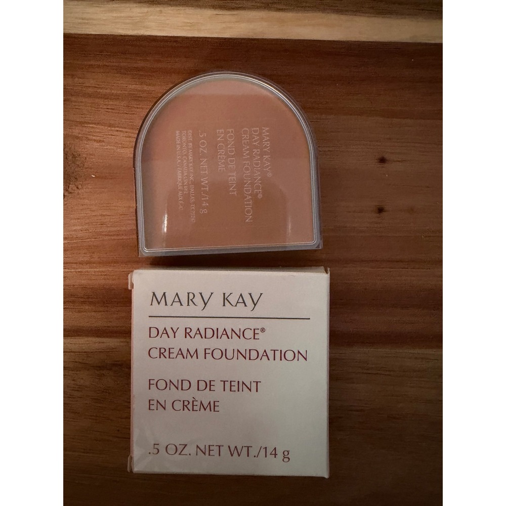 Mary Kay Makeup Day Radiance Cream Foundation Antique Ivory 833200 New in Box
